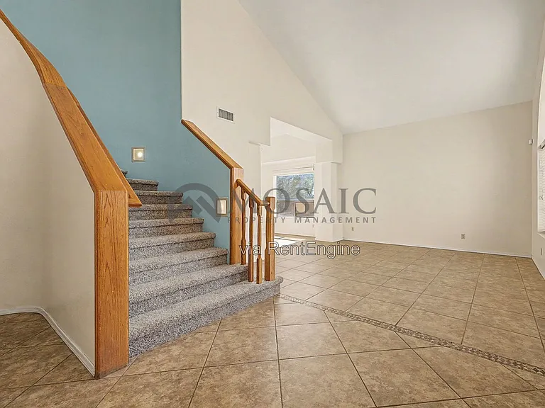 1819 E Cascade Dr — Photo 9
