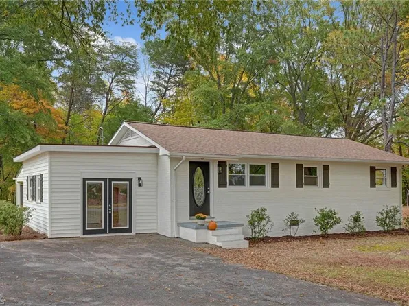 302 Gracie St, Eden, NC 27288