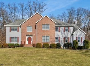 12 Sunny Ln, Andover, NJ 07821