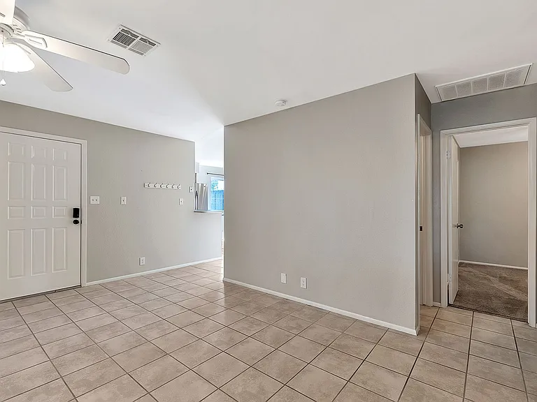 20250 N 6th Dr #1 — Photo 10