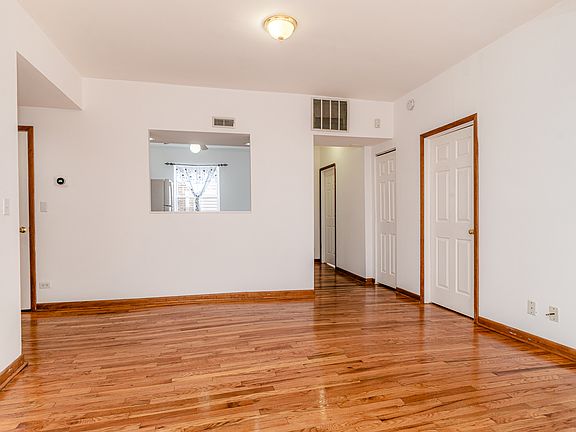 3rd image of 4917 N Avers Ave APT 2B