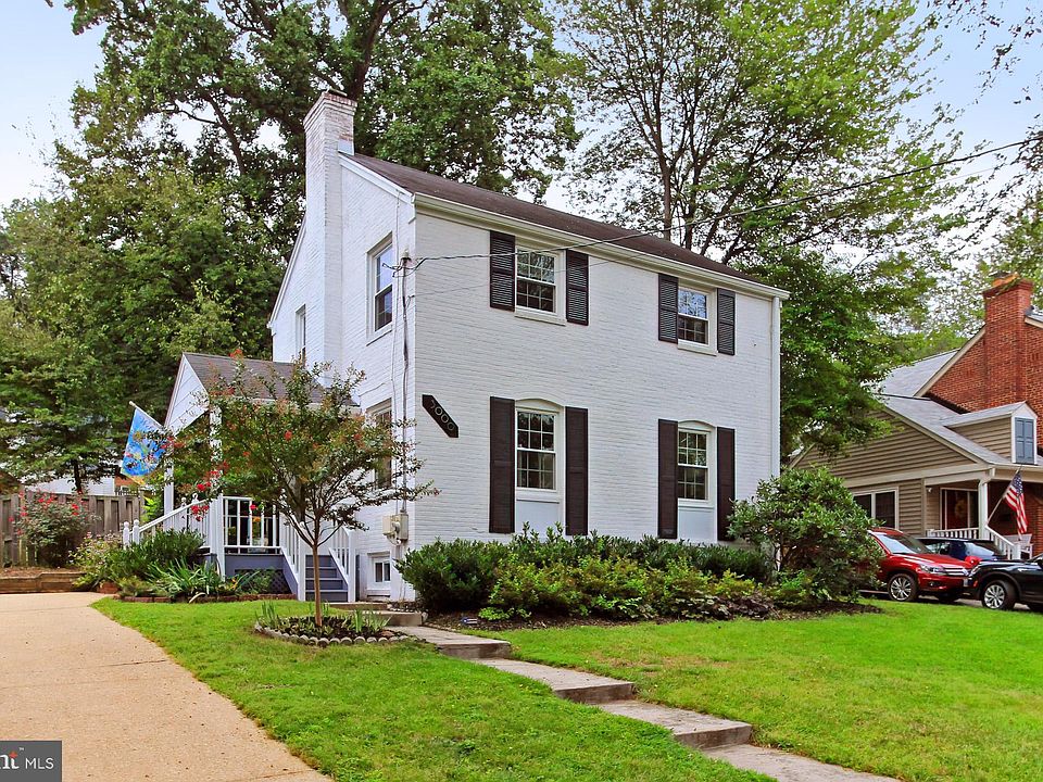 1st image of 3000 Marshall St