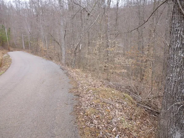 31-32 33 Justice Dr, Manchester, KY 40962
