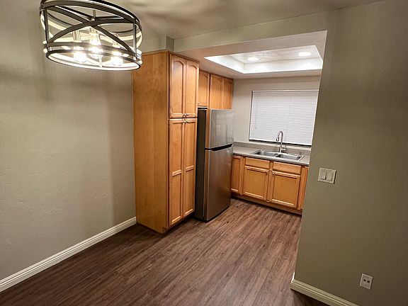 3rd image of 9861 Caspi Gardens Dr Unit 5