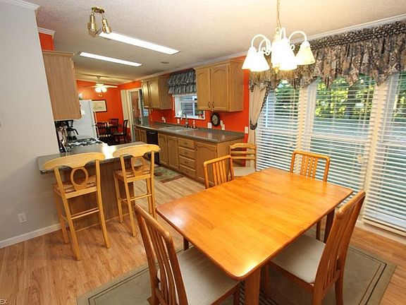 5th image of 5911 Erickson Dr