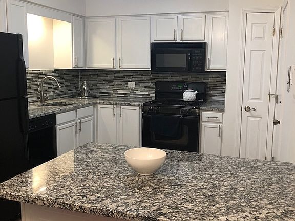 4th image of 531 Carlysle Dr APT 4
