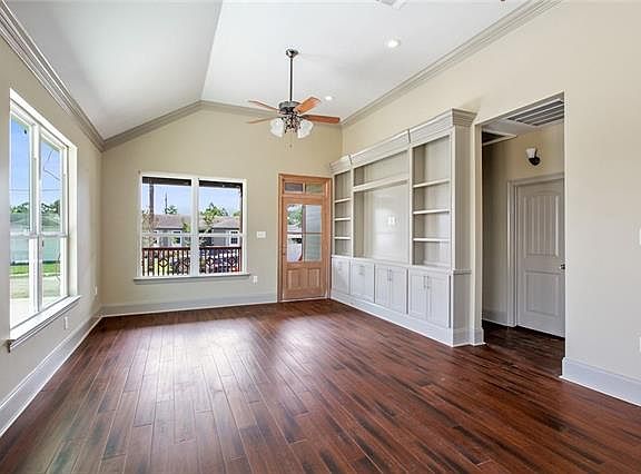 4th image of 128 Winthrop Pl
