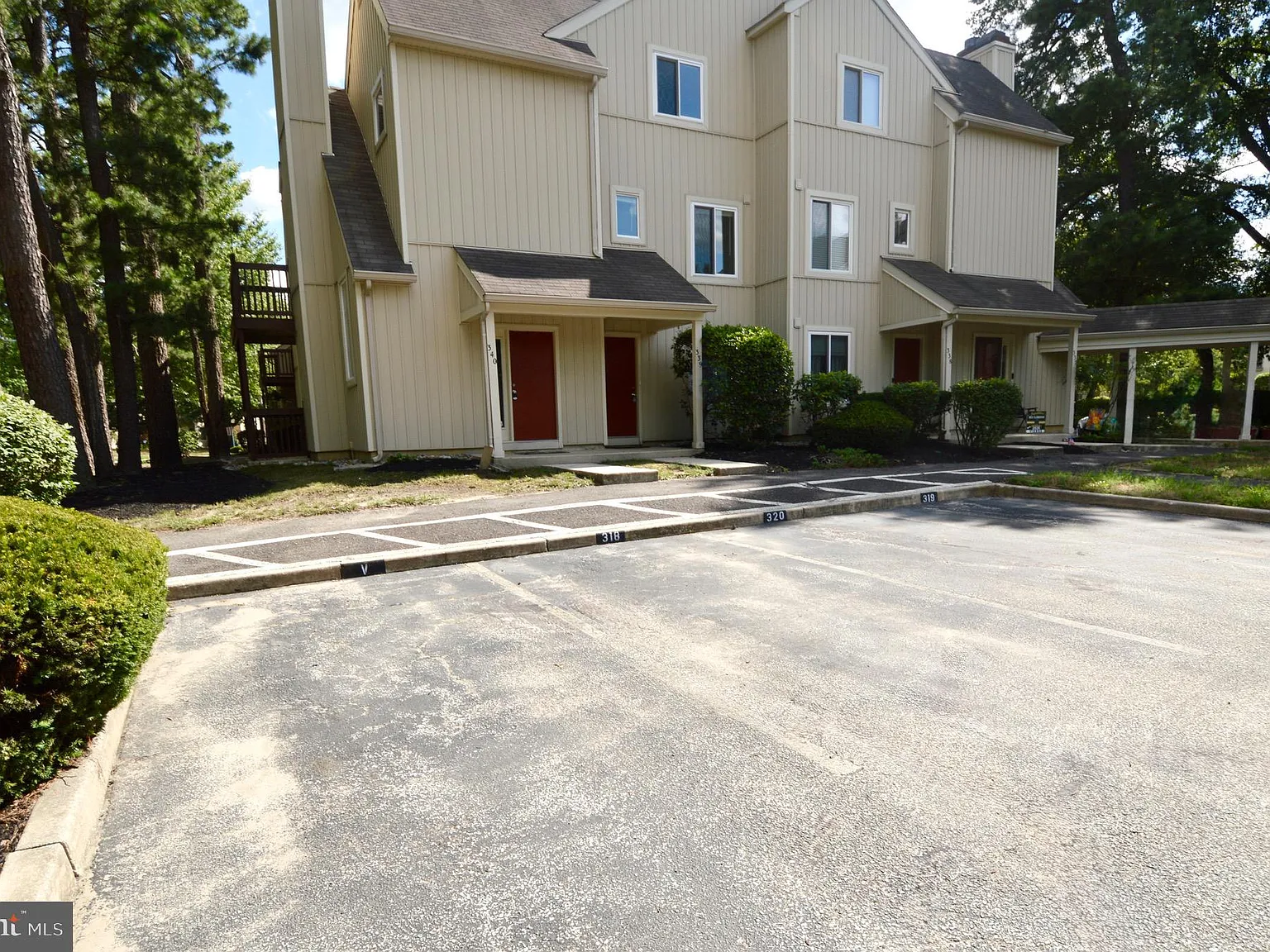 2 bed, 1596 sqft, $3,000 — Photo 1