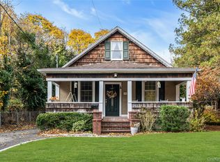 24 Elm Ave, Smithtown, NY 11787