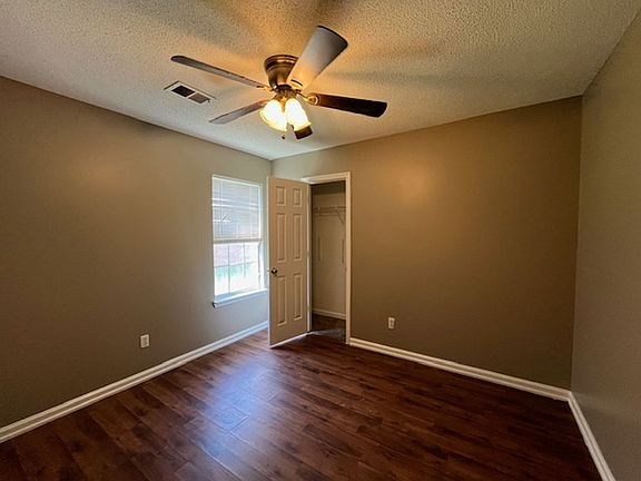 5th image of 5466 Kayla Dr