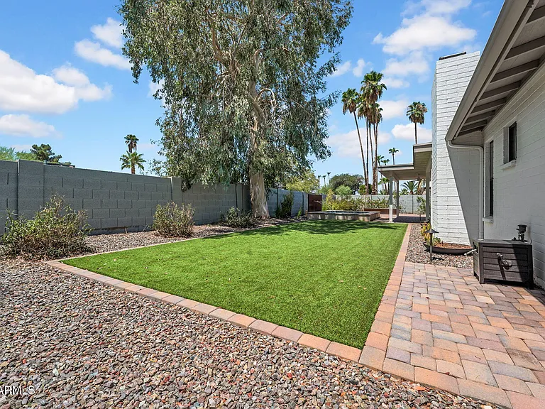 5219 E Winchcomb Dr — Photo 33