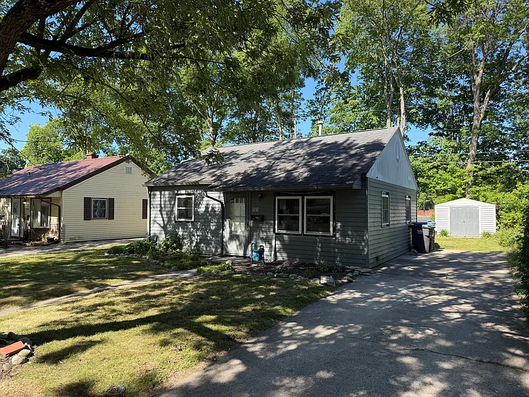 181 Joyce Ct — Photo 2