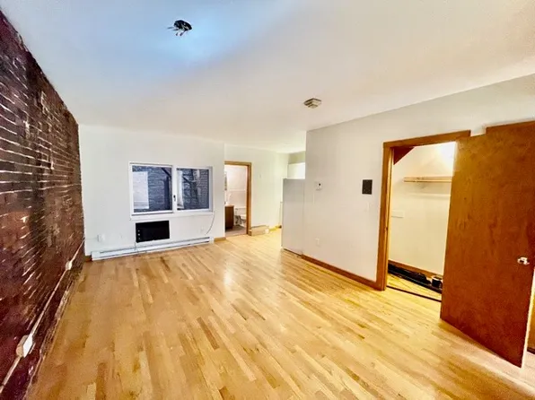 5 Thacher Ct #2, Boston, MA 02113