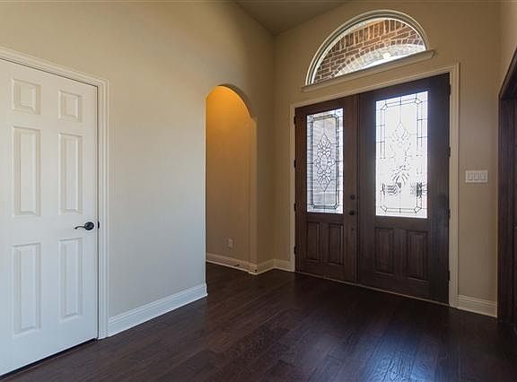 3rd image of 7335 Laguna
