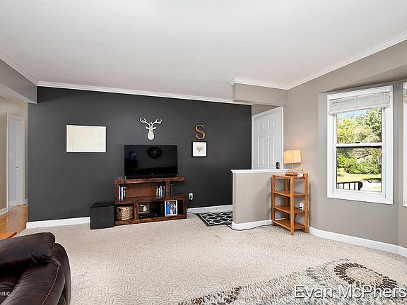 5th image of 2433 Glenvalley Ave NW