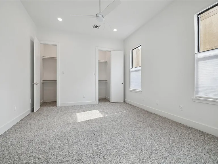 1105 W 21st St #B — Photo 16