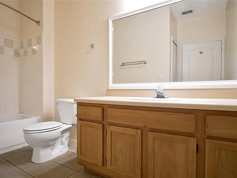 5008 Mangrove Aly #201 — Photo 17