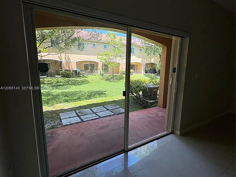 5725 Tuscany Way — Photo 10
