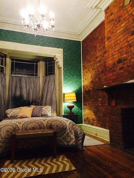 4th image of 578 Madison Avenue