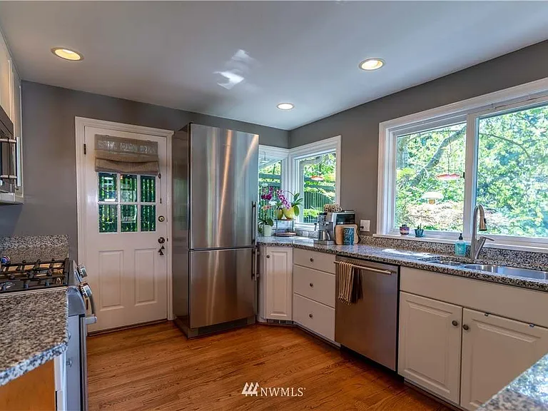11825 8th Ave NW — Photo 9