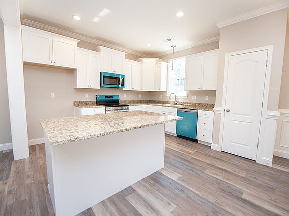 5th image of 220 Water Mill Rd