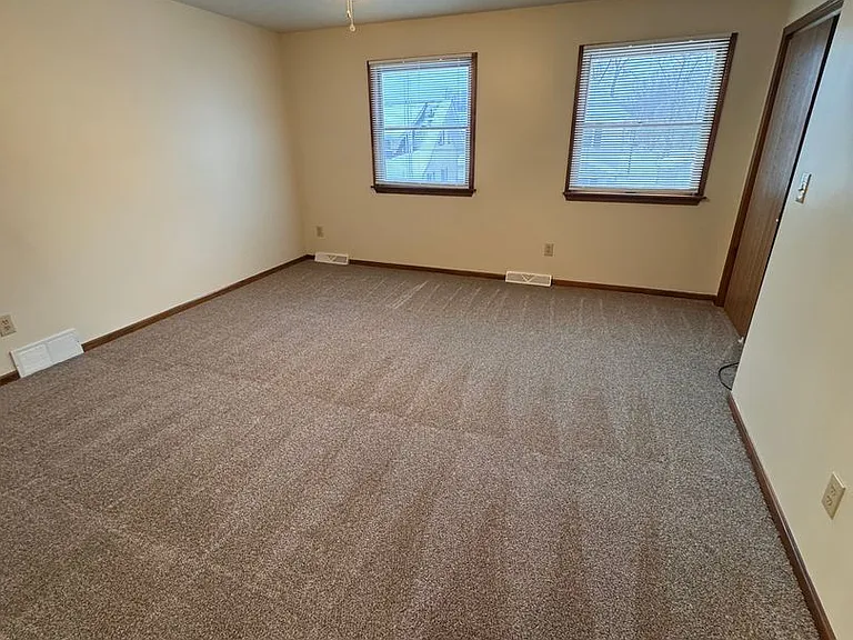 103 Hazel St — Photo 12