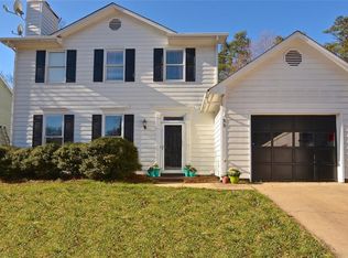 33 Park Village Ln, Greensboro, NC 27455