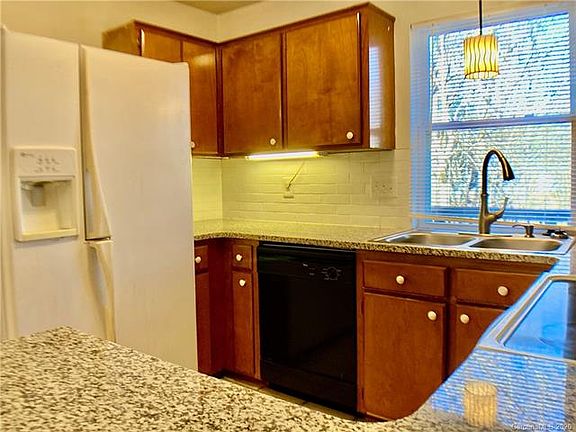 3rd image of 10921 Wiltshire Ln