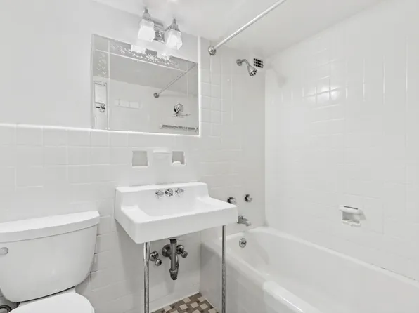 210 East 63rd Street image 5 of 6