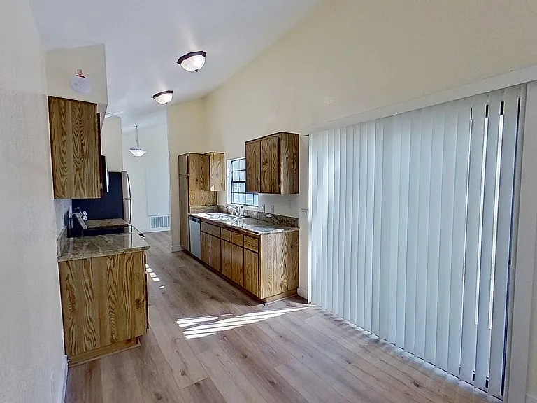 26701 Quail Crk #267 — Photo 9