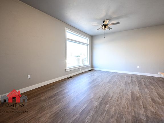 2nd image of 205 N Maple St #102