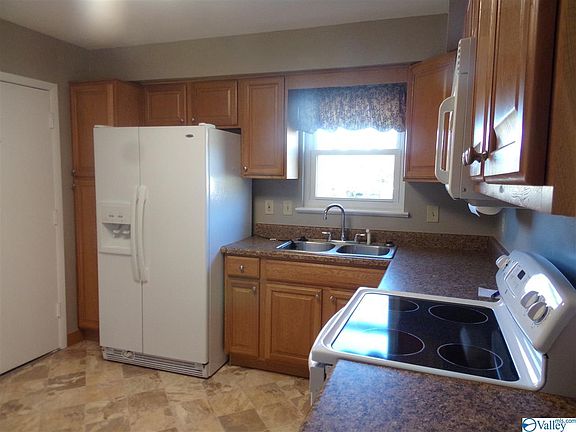 2nd image of 1208 Willowbrook Dr SE APT D