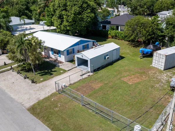 8 S Andros Rd, Key Largo, FL 33037