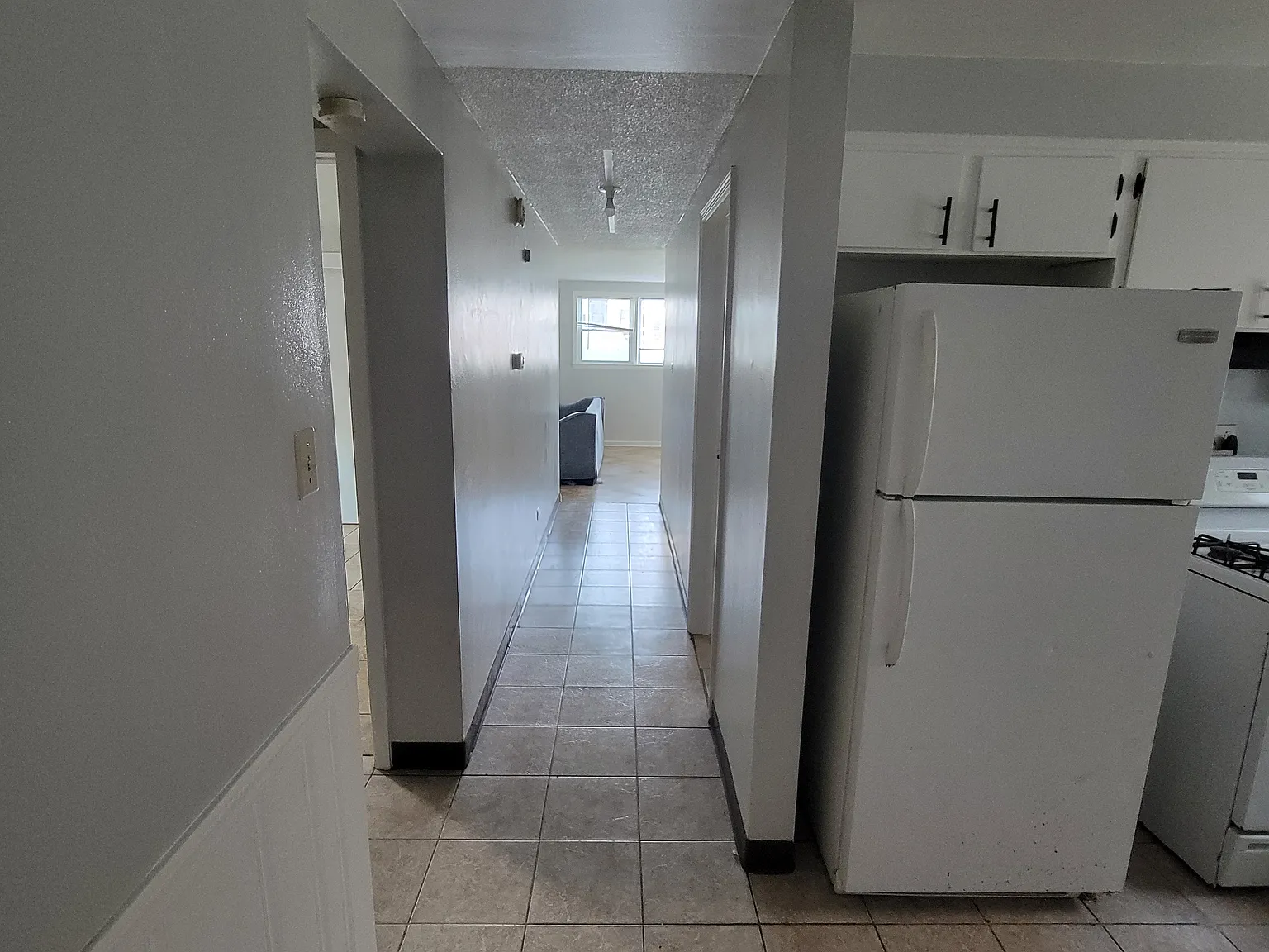 472 N Wolf Rd — Photo 4