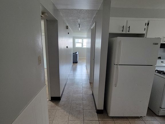 4th image of 472 N Wolf Rd