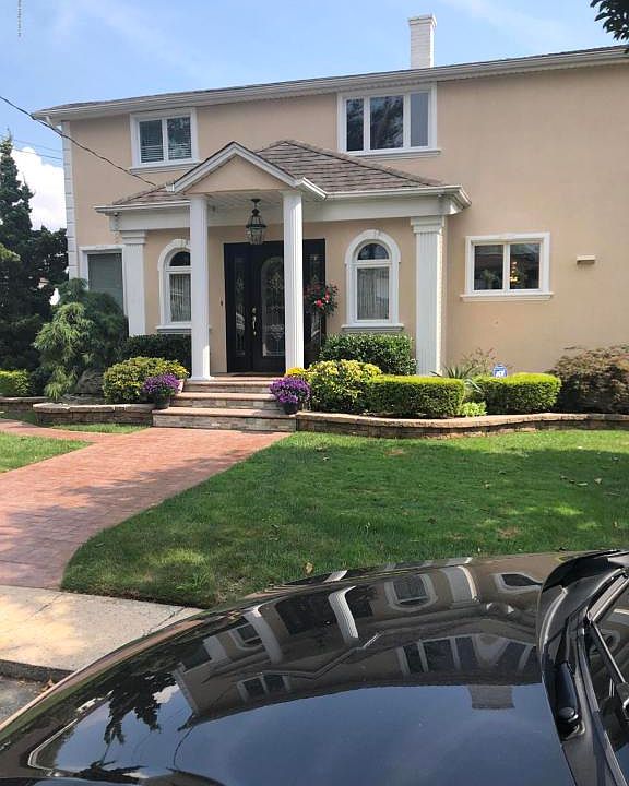 1st image of 870 Stafford Ave