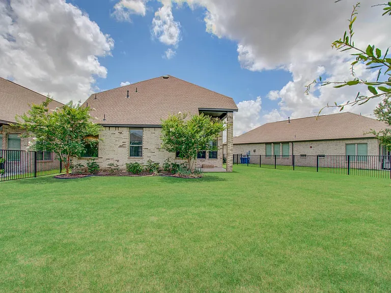 11006 Bexley Village Ct — Photo 42