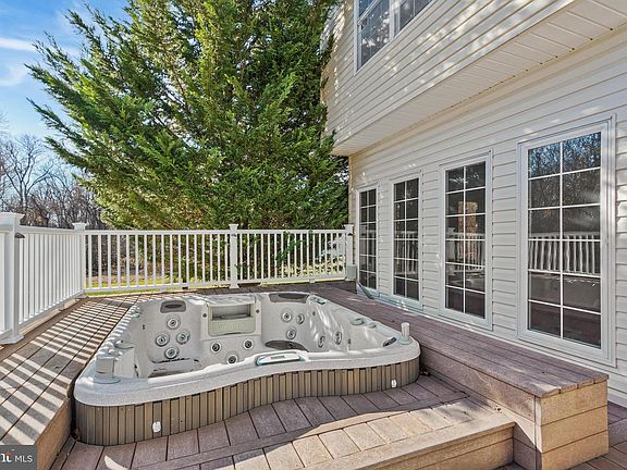 5th image of 27 Donovan Rd