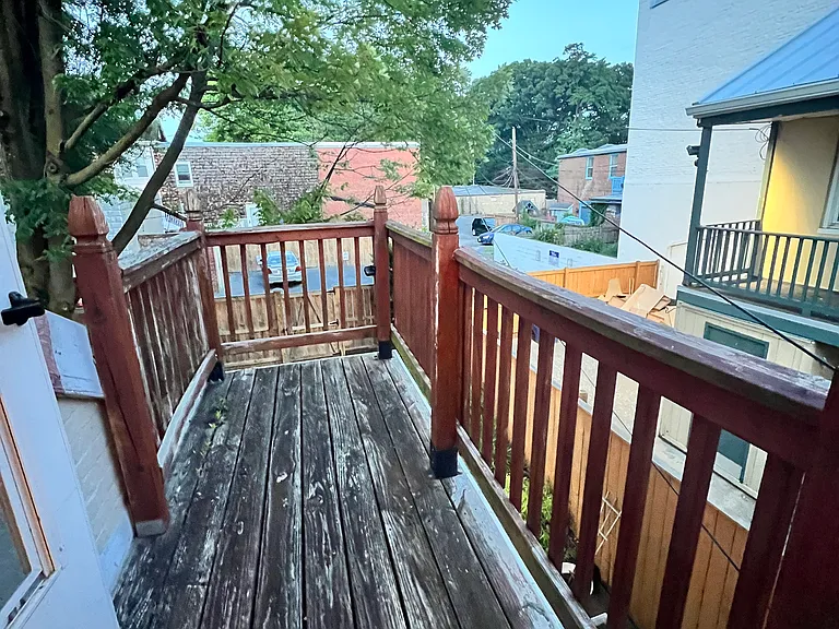 340 N Market St — Photo 34