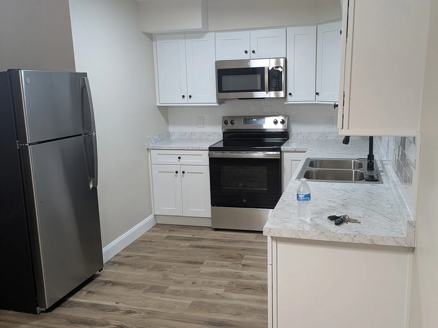5 bed, 1365 sqft, $2,850 — Photo 2