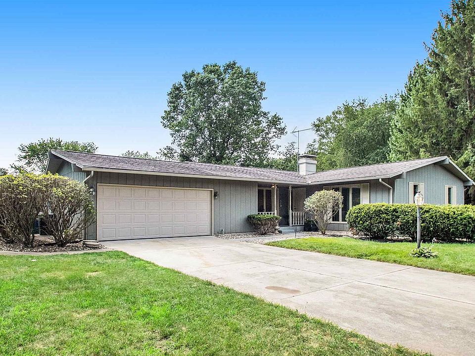 1st image of 23002 Cambridge Ct