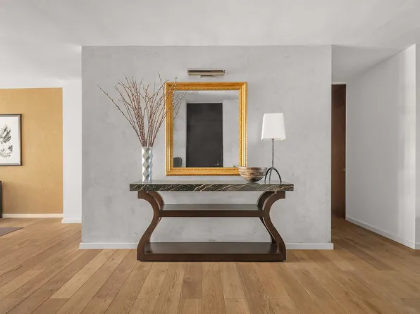 8 East 83rd Street 5F image 2 of 15