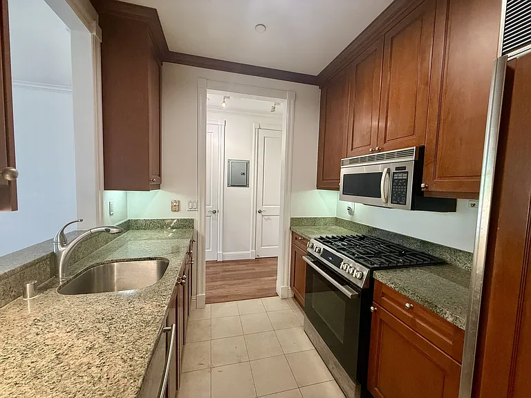 3316 California St #2 — Photo 9