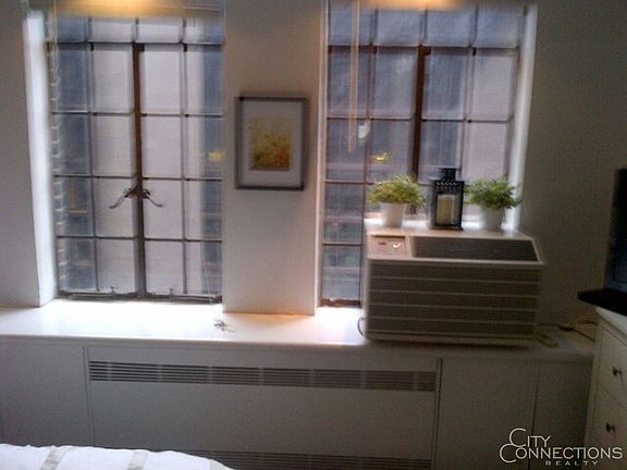 3rd image of 312 E 42nd St #1006