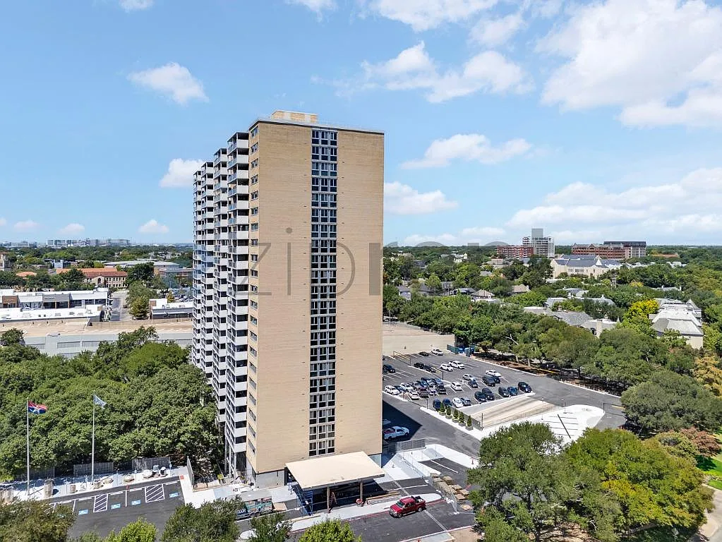 1 bed, 866 sqft, $1,900 — Photo 4