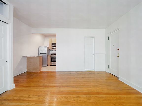 5th image of 34 Livingston St APT 8