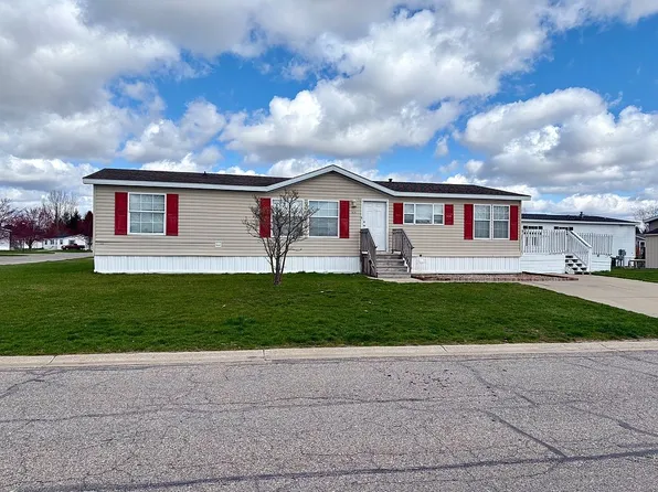 1129 Hunters Glen Blvd, Wayland, MI 49348