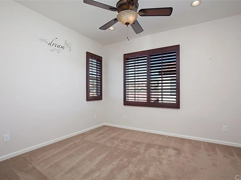 196 Firefly — Photo 15