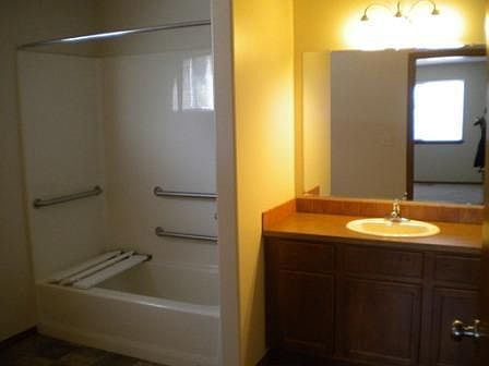 4th image of 564 11th St NE APT 2A