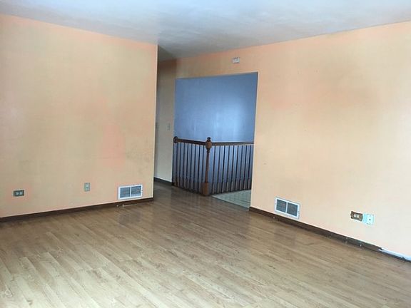3rd image of 721 Parkway Ave